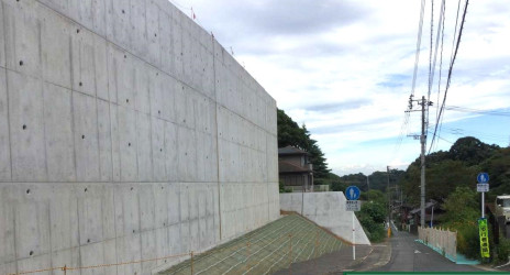福岡県　学校敷地擁壁工事